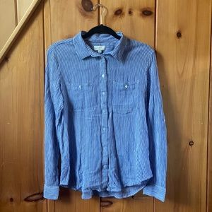 LOFT Outlet Blue and white button-up shirt. Size Medium. 49% Cotton